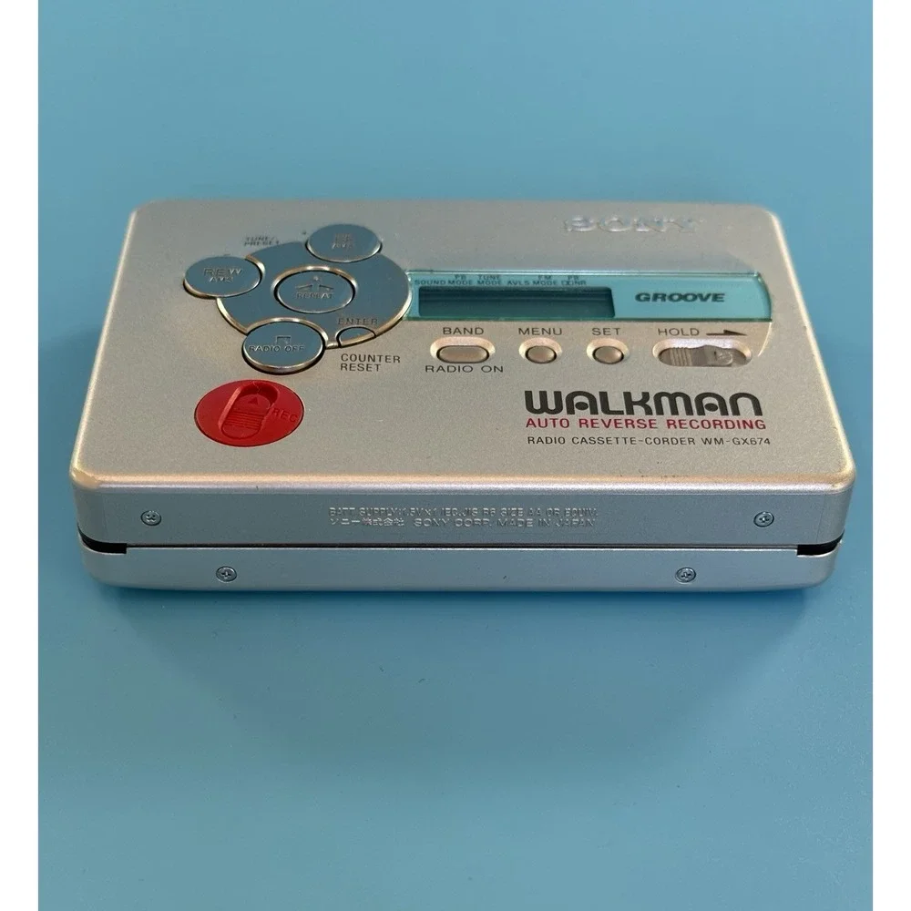 Sony WM-GX674 Silver FM/AM Walkman.  PLEASE READ